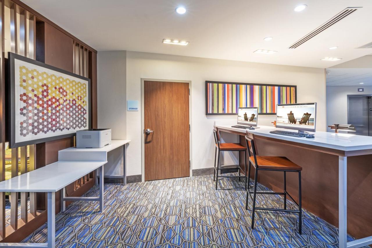 Holiday Inn Express & Suites - Parsons By Ihg Exterior foto